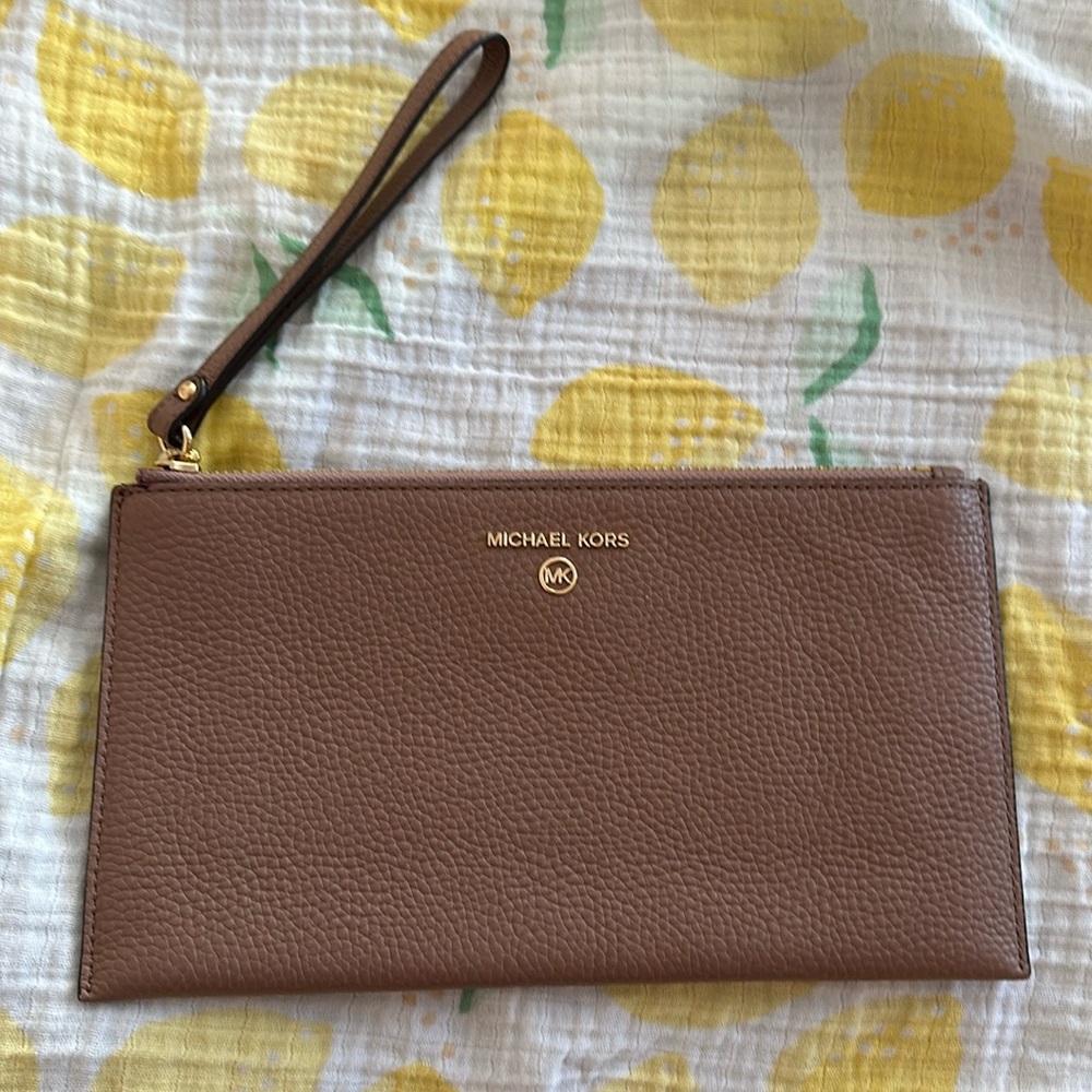 Micheal Kors Wristlet